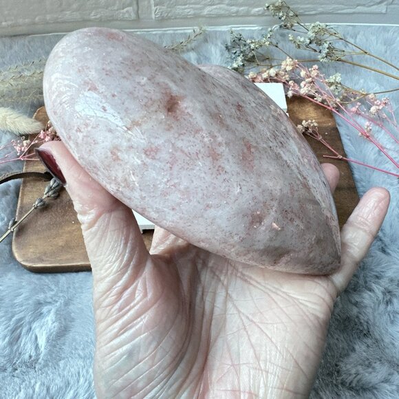 Gorgeous Large Pink Amethyst Heart Carving - Picture 4 of 9
